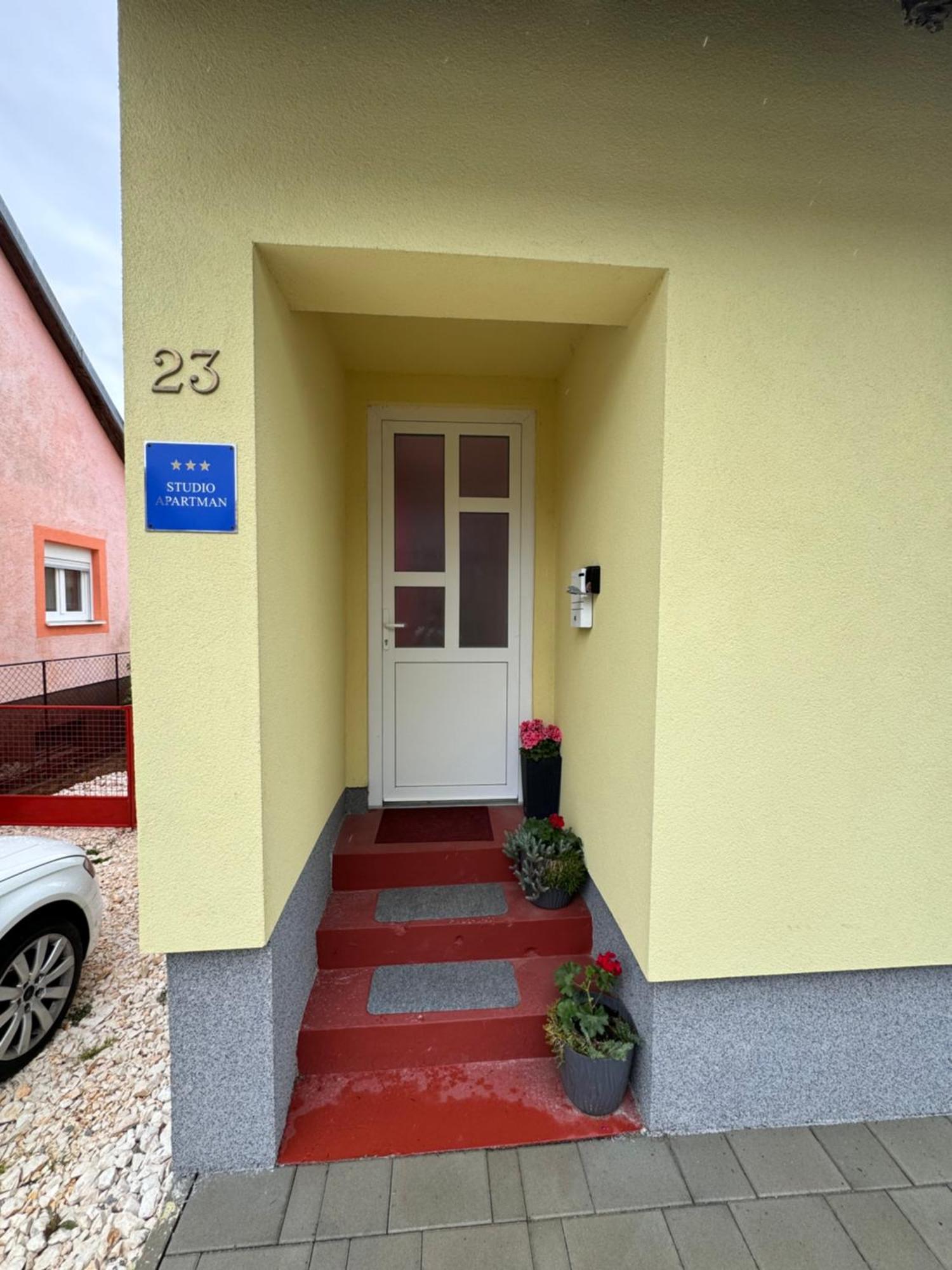 Apartman Josip Gospić Eksteriør billede