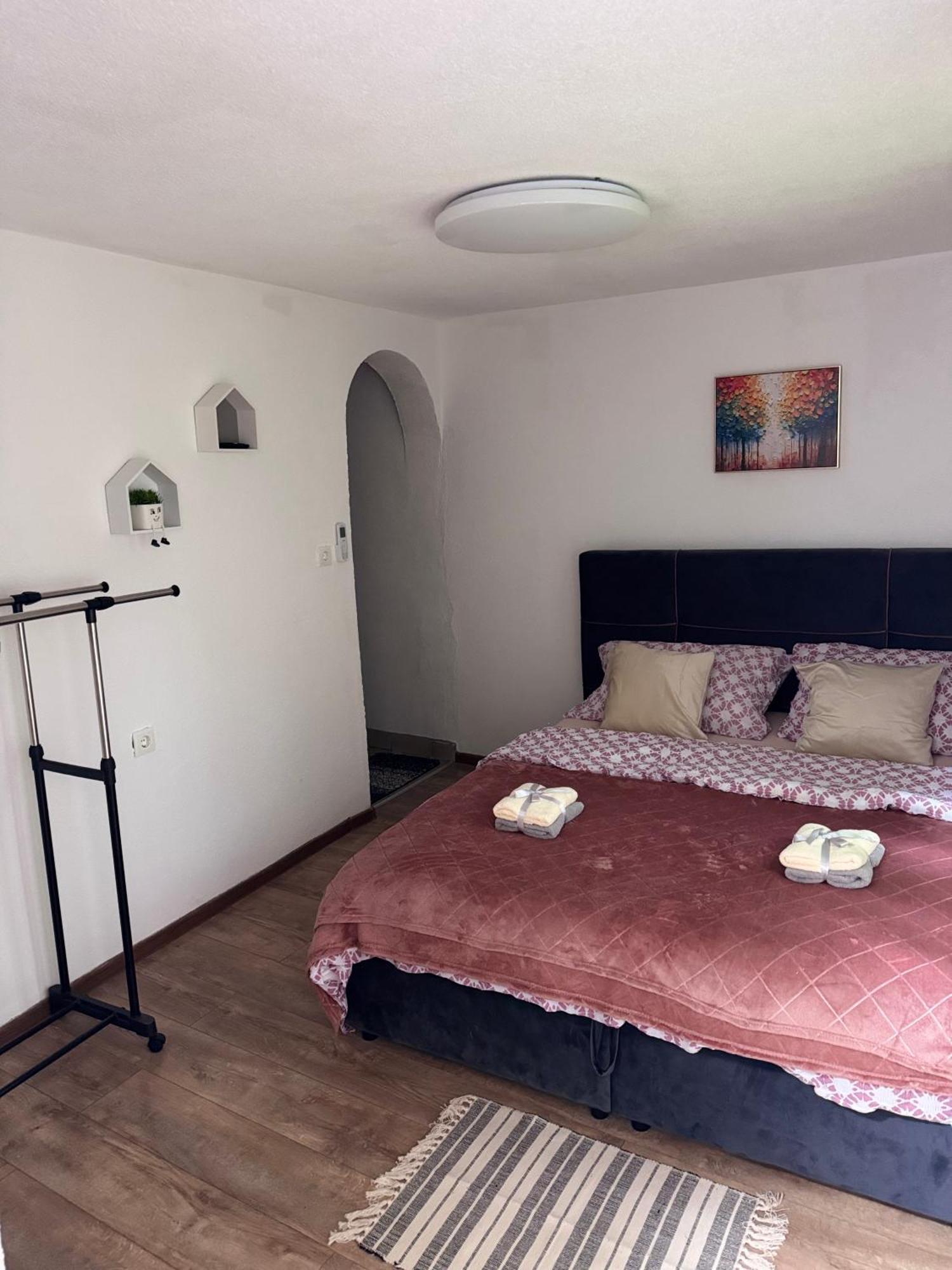 Apartman Josip Gospić Eksteriør billede